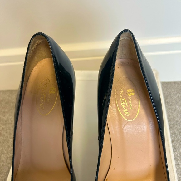 Browns Coutoure Patent Leather round toe pumps with thick heel in black. Size 38 - Picture 7 of 8